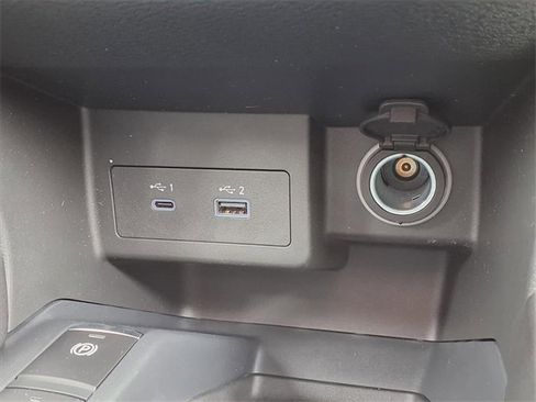 Used 2024 Nissan Kicks SR w/ SR Premium Package image 8