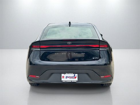 Used 2025 Toyota Prius LE image 6