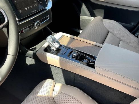 New 2026 Volvo XC90 B5 Ultra image 20