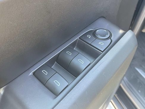 Used 2023 Chevrolet Colorado W/T w/ WT Convenience Package II RWD image 16