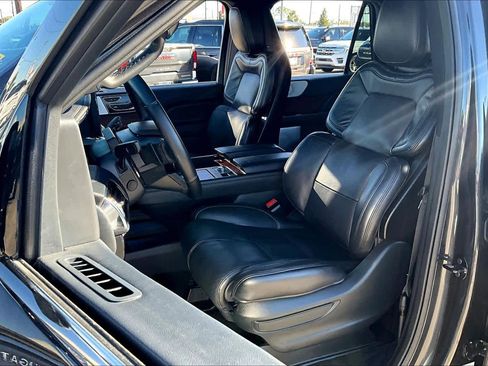 Used 2024 Lincoln Navigator L Reserve image 7
