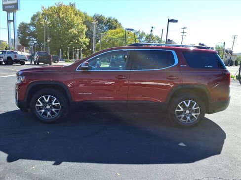 Used 2023 GMC Acadia SLE w/ Driver Convenience Package image 6