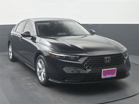 Certified 2025 Honda Accord LX image 2