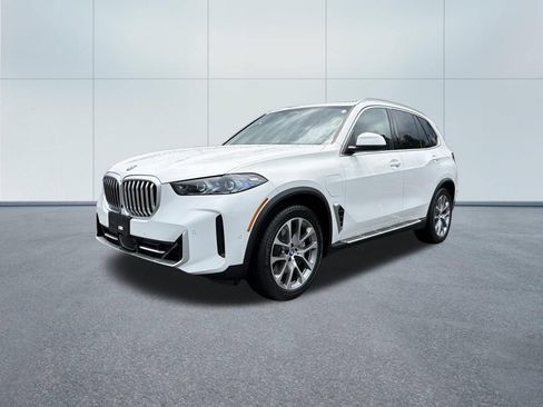 Used 2025 BMW X5 xDrive50e AWD/4WD image 2