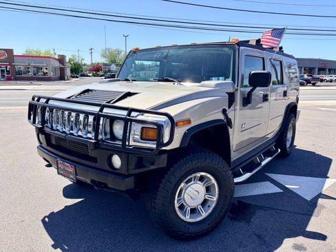 Used 2004 HUMMER H2 w/ Preferred Equipment Group AWD/4WD image 1