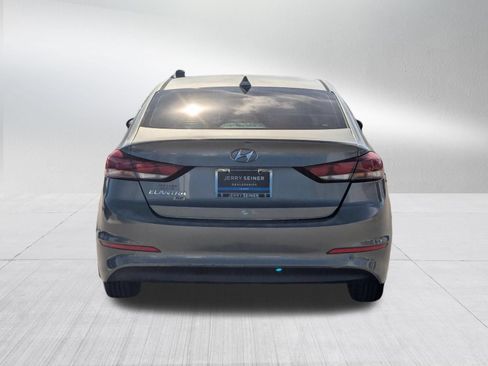 Used 2017 Hyundai Elantra SE FWD image 4
