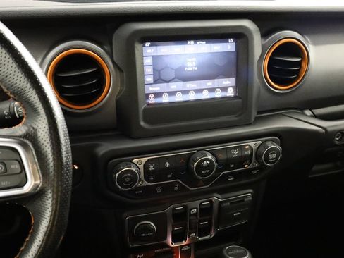 Used 2021 Jeep Gladiator Mojave w/ Cold Weather Group AWD/4WD image 19