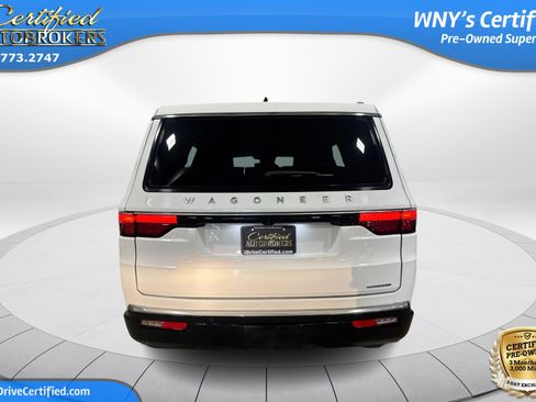 Used 2024 Jeep Wagoneer Series II w/ Flexible Seating Group AWD/4WD image 7