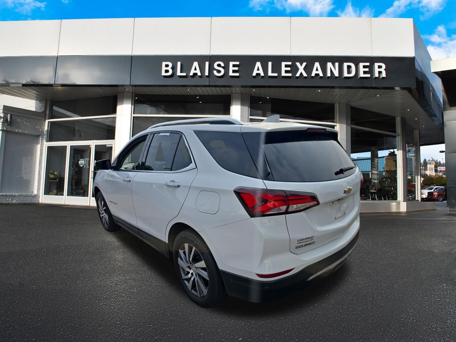 Used 2024 Chevrolet Equinox Premier AWD/4WD image 7