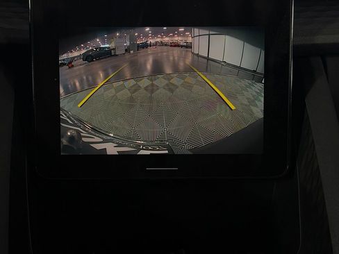 Used 2022 Polestar Polestar 2 image 16