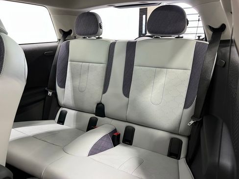 Certified 2025 MINI Cooper 2-Door Hardtop image 20