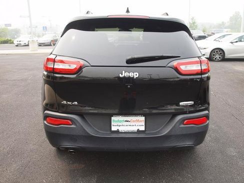 Used 2016 Jeep Cherokee Latitude w/ Cold Weather Group AWD/4WD image 2
