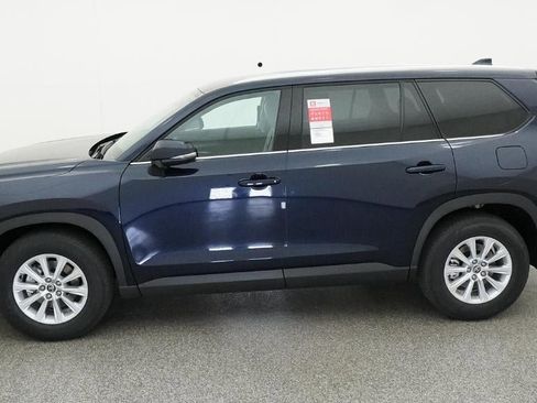 New 2026 Toyota Grand Highlander XLE FWD image 3
