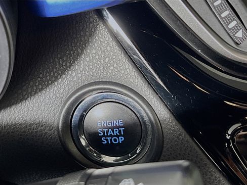 Used 2020 Toyota C-HR XLE image 23