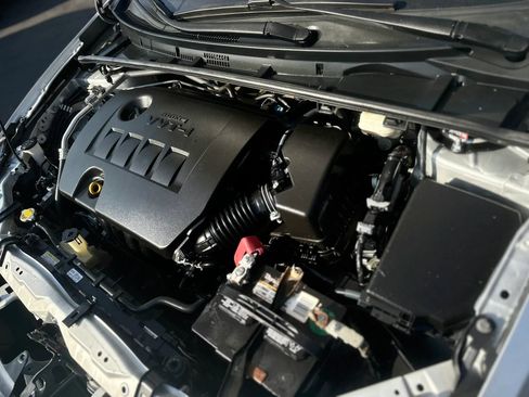 Used 2016 Toyota Corolla LE FWD image 8