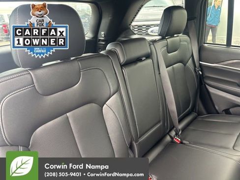 Used 2024 Jeep Grand Cherokee Limited w/ Luxury Tech Group II image 9