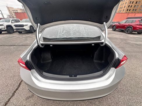 Used 2018 Chevrolet Malibu LT w/ Leather Package image 9