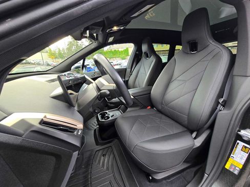 Used 2024 BMW iX xDrive50 w/ Premium Package AWD/4WD image 21