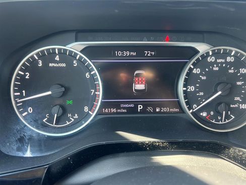 Used 2022 Nissan Pathfinder SV w/ SV Black Package image 4