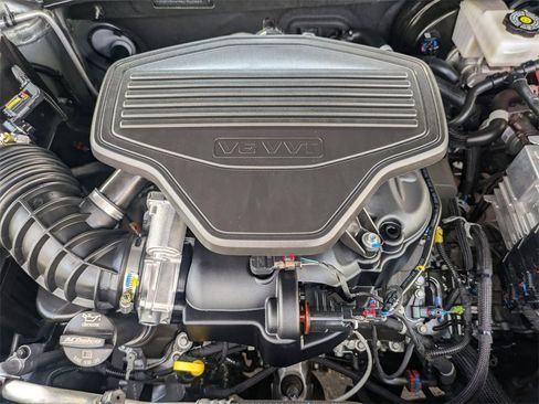 Used 2025 Chevrolet Blazer RS image 34