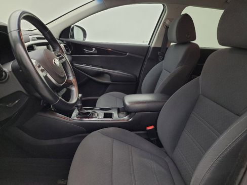 Used 2019 Kia Sorento AWD w/ LX Convenience Package image 17