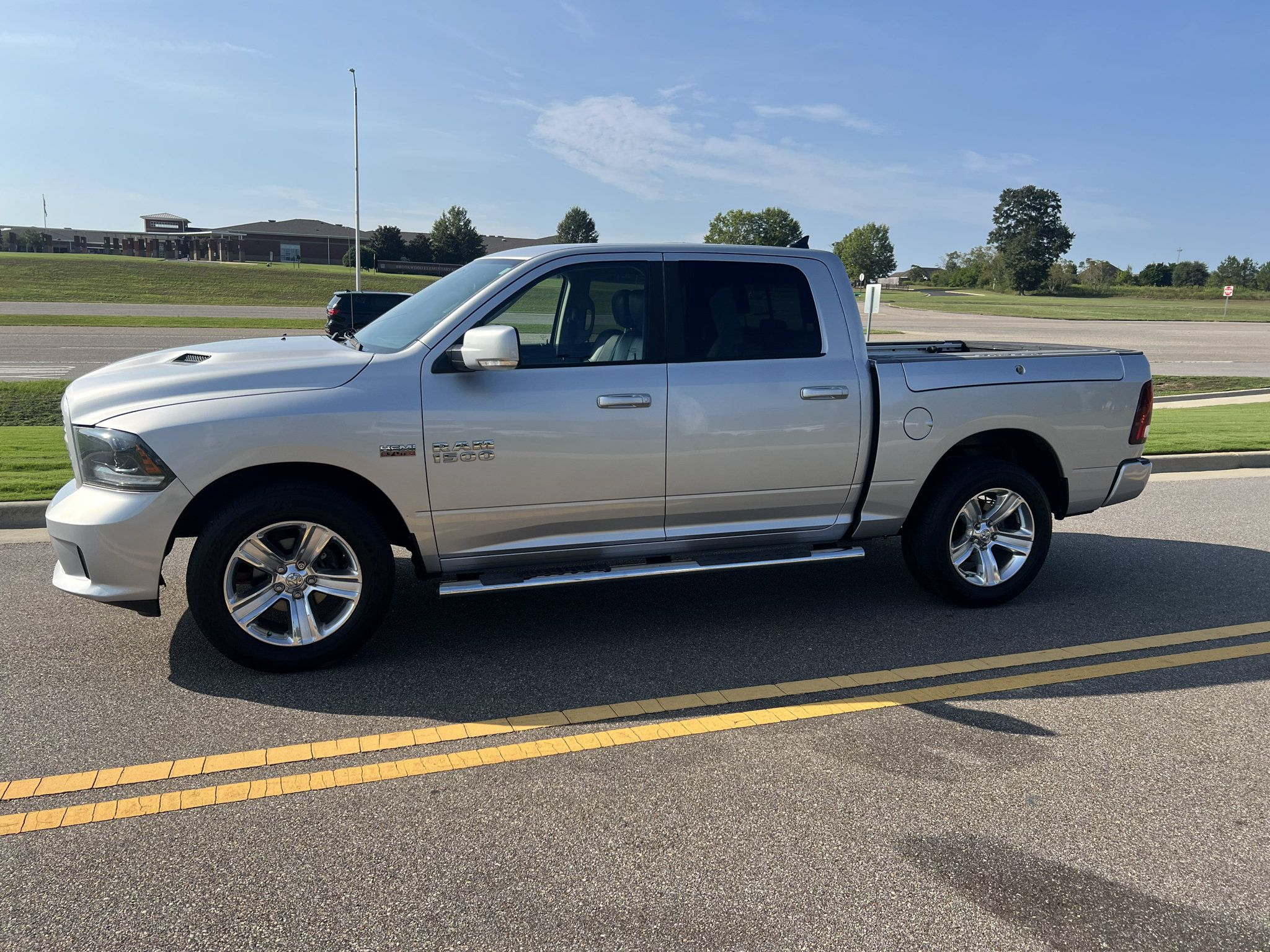 Used 2015 RAM 1500 Sport w/ Remote Start & Security Group AWD/4WD image 9