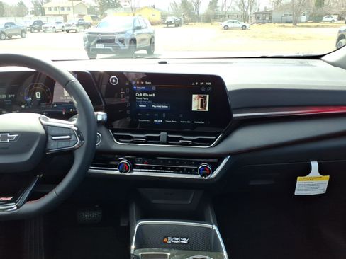 New 2026 Chevrolet Equinox RS w/ Convenience Package III AWD/4WD image 13