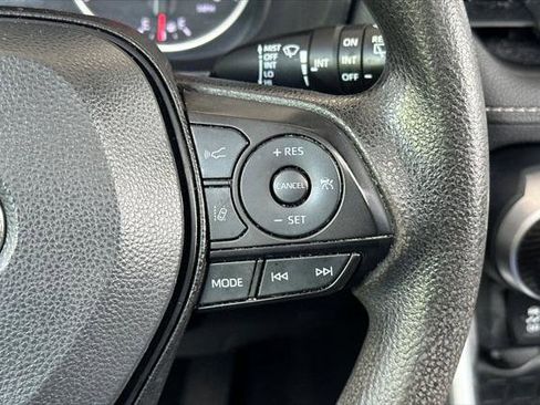 Certified 2022 Toyota RAV4 XLE w/ Convenience Package FWD image 27