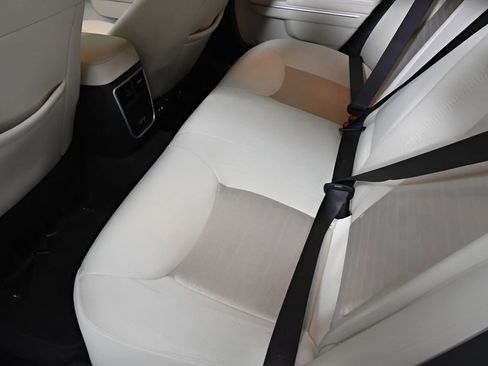 Used 2023 Chrysler 300 Touring w/ Sport Appearance Package image 20