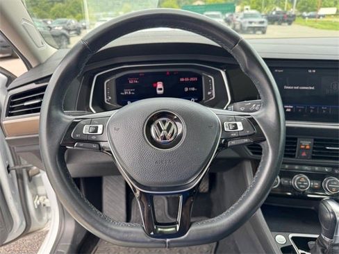 Used 2019 Volkswagen Jetta SEL Premium image 19