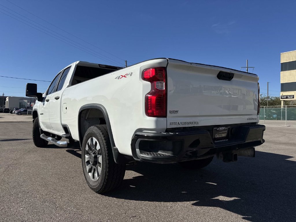 Used 2022 Chevrolet Silverado 2500 Custom w/ Custom Value Package AWD/4WD image 5