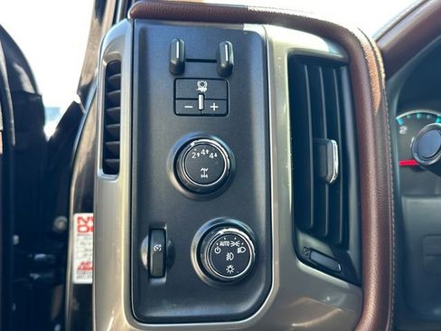 Used 2017 Chevrolet Silverado 2500 High Country AWD/4WD image 30
