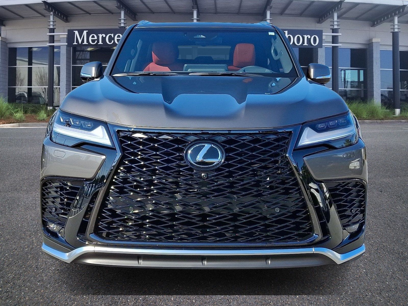 Used 2025 Lexus LX 700h F Sport w/ Accessory Package (Z1) AWD/4WD image 2