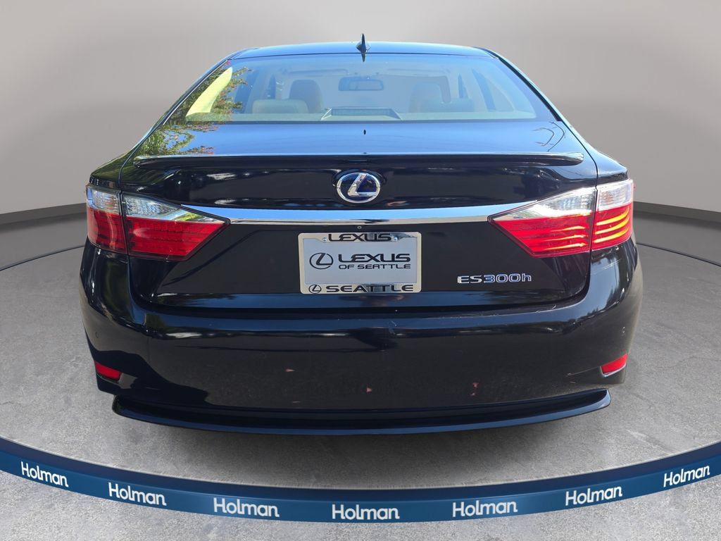 Used 2015 Lexus ES 300h w/ Navigation System Package FWD image 7