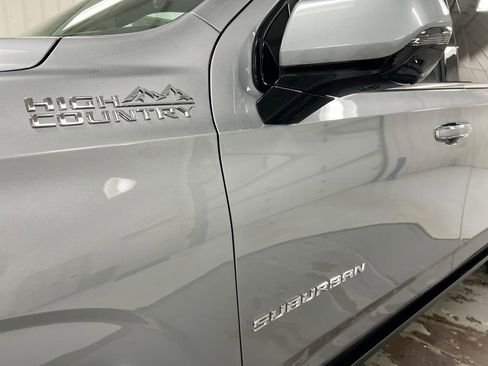 New 2026 Chevrolet Suburban High Country image 28