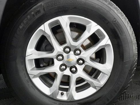 Used 2019 Chevrolet Traverse LT image 3