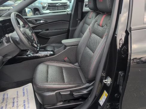 Used 2024 Chevrolet Trax RS w/ Sunroof Package FWD image 18