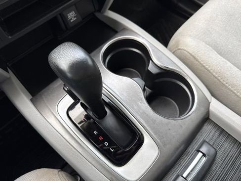 Used 2017 Honda Pilot LX image 30