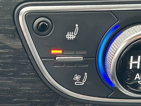 Used 2017 Audi Q7 3.0T Premium Plus w/ Premium Plus Package image 16