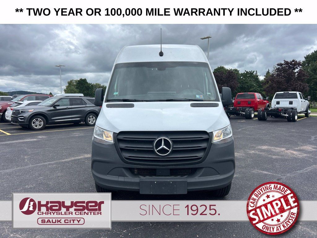 Used 2024 Mercedes-Benz Sprinter 2500 image 3