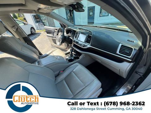 Used 2016 Toyota Highlander Limited w/ Driver Technology Package image 29