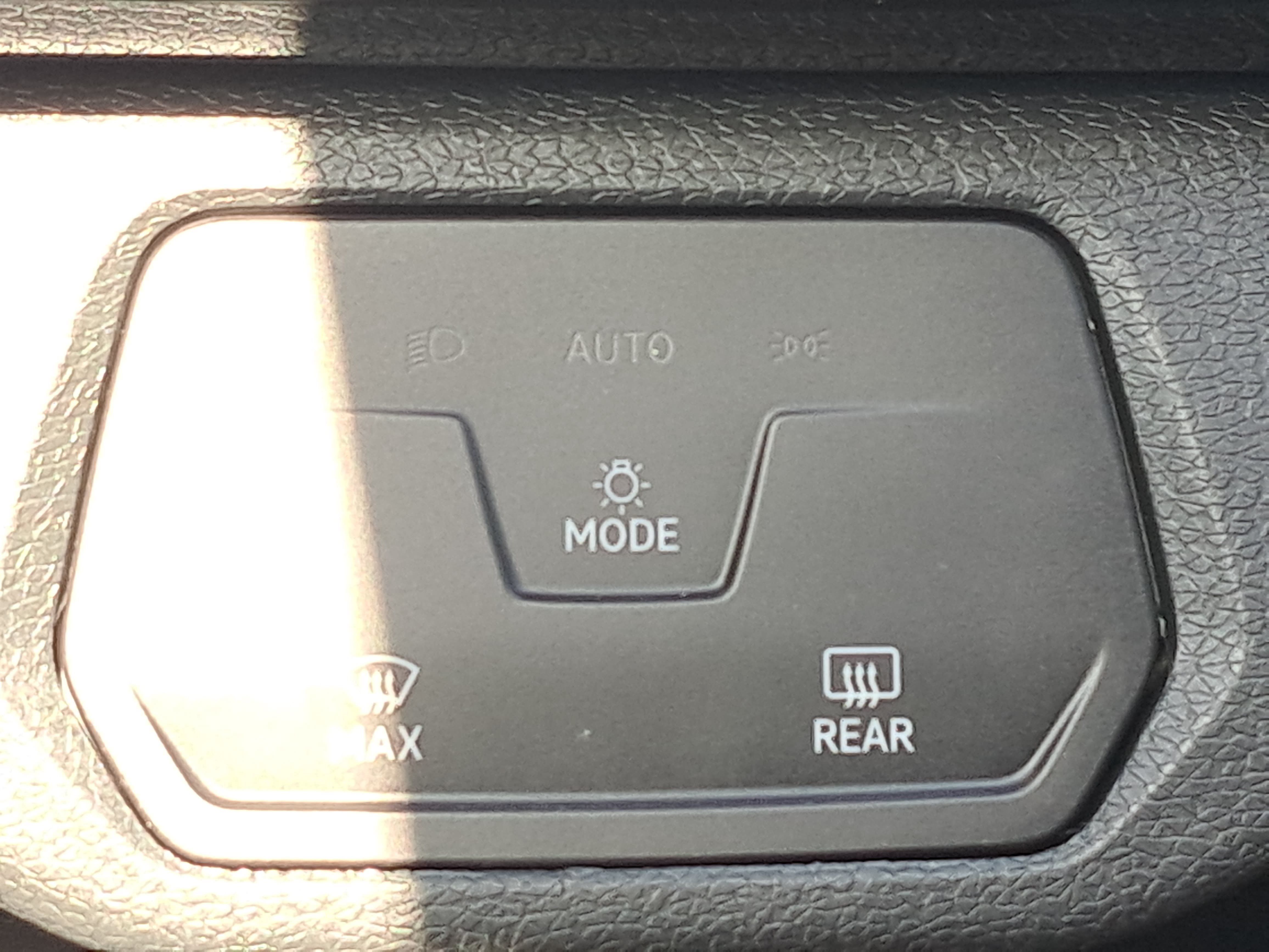 Used 2022 Volkswagen ID.4 Pro RWD image 26