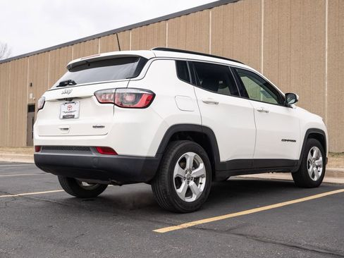 Used 2019 Jeep Compass Latitude w/ Cold Weather Group image 9