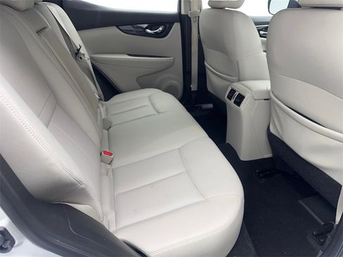 Used 2019 Nissan Rogue Sport SL w/ Premium Package image 40