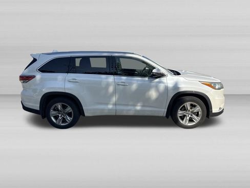 Used 2016 Toyota Highlander Limited Platinum AWD/4WD image 3