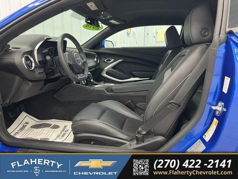 Used 2018 Chevrolet Camaro SS RWD image 9