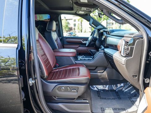 Used 2025 GMC Sierra 2500 Denali Ultimate w/ Snow Plow Prep/Camper Package AWD/4WD image 16