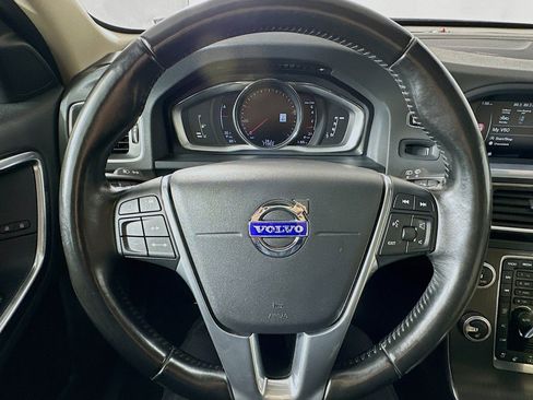 Used 2016 Volvo V60 T5 Platinum w/ Climate Package image 19