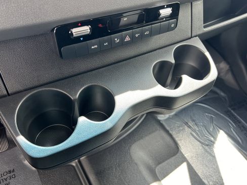 Used 2024 Mercedes-Benz Sprinter 2500 image 25