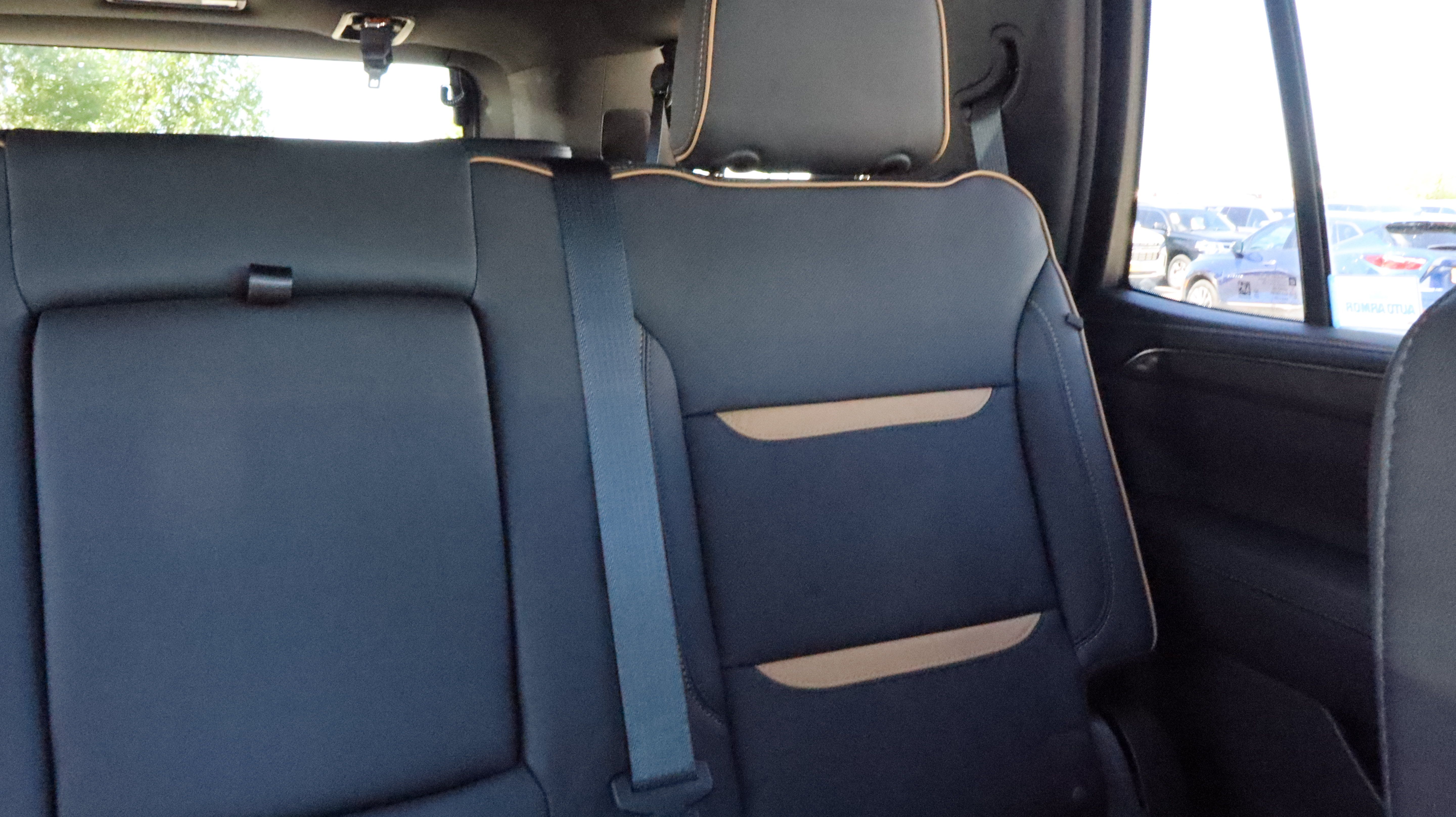 Used 2024 GMC Yukon AT4 AWD/4WD image 9